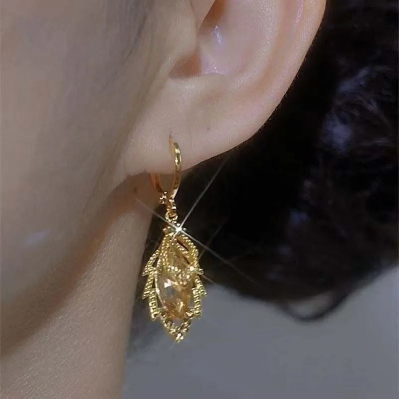 Luxury Brown Zircon Leaf Pendant Earrings For Women Fashion Shiny Crystal Temperament Ear Buckle Party Jewelry Birthday Gifts